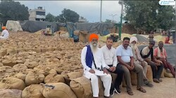 ਪੰਜਾਬ ਵਿੱਚ ਬੇਮੌਸਮੀ ਬਰਸਾਤ ਕਾਰਨ ਝੋਨੇ ਦੀ ਵਾਢੀ ਅਤੇ ਖਰੀਦ ਪ੍ਰਕਿਰਿਆ ਨੂੰ ਪ੍ਰਭਾਵਿਤ