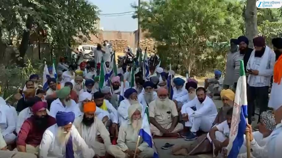 ਸੁਲਤਾਨਪੁਰ ਲੋਧੀ ਵਿੱਚ ਝੋਨੇ ਦੀ ਖਰੀਦ ’ਚ ਕੱਟਾਂ ਦੇ ਵਿਰੋਧ ’ਚ ਚੱਕਾ ਜਾਮ