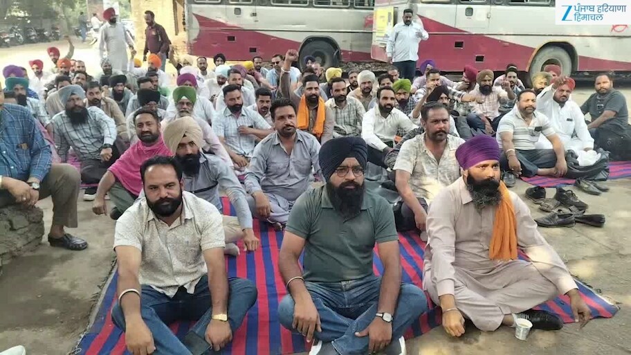 ਪੰਜਾਬ ਰੋਡਵੇਜ਼, ਪਨਬੱਸ ਅਤੇ PRTC  ਕੰਟਰੈਕਟ ਵਰਕਰਜ਼ ਯੂਨੀਅਨ ਵੱਲੋਂ ਰੋਸ ਪ੍ਰਦਰਸ਼ਨ, ਸਰਕਾਰ ਅਤੇ ਮੈਨੇਜਮੈਂਟ ’ਤੇ ਵਾਅਦਿਆਂ ਤੋਂ ਮੁੱਕਰਨ ਦੇ ਦੋਸ਼