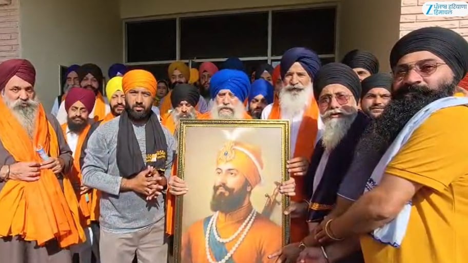 ਪਾਕਿਸਤਾਨੀ ਸਿੱਖਾਂ ਦਾ 49 ਮੈਂਬਰੀ ਜਥਾ ਤਖ਼ਤ ਸ੍ਰੀ ਕੇਸਗੜ੍ਹ ਸਾਹਿਬ ਵਿਖੇ ਹੋਇਆ ਨਤਮਸਤਕ