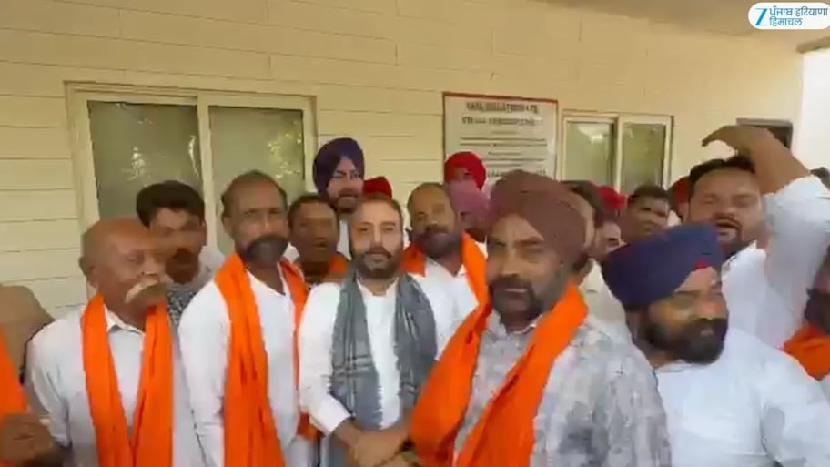 ਰਮਿੰਦਰ ਸਿੰਘ ਆਵਲਾ ਮਗਰੋਂ ਵੱਡੀ ਗਿਣਤੀ ਵਿੱਚ ਕਾਂਗਰਸੀ ਆਗੂ ਅਕਾਲੀ ਦਲ ਵਿੱਚ ਸ਼ਾਮਲ